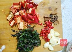 老干妈烧牛蛙的做法图解2