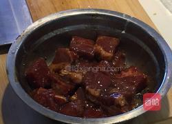 烧汁蘑菇炒牛肉粒的做法图解2