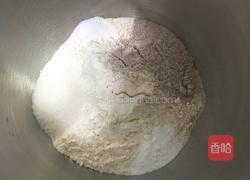 黑麦芝麻核桃吐司的做法图解1