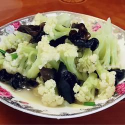 花菜炒黑木耳的做法[图]