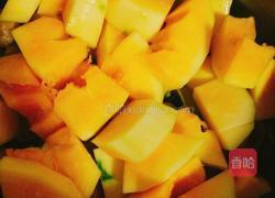 海底椰板栗椰奶木瓜子鸡汤的做法图解6