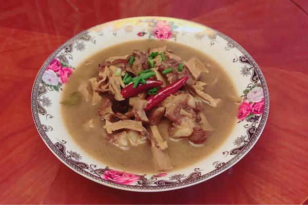 笋干子排汤（地方名菜）