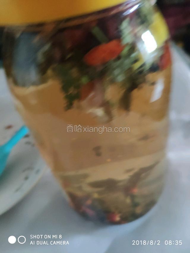 稍后再加水冲满，十几分钟后已冲泡开了，可慢慢饮用，具溶脂减肥清火明目之功效。
