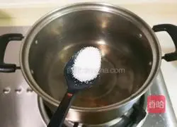 Illustration of how to make cold kelp with green onions 2