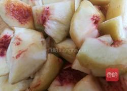 桃子果酱的做法图解1