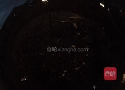 丸子炒泡面的做法图解3