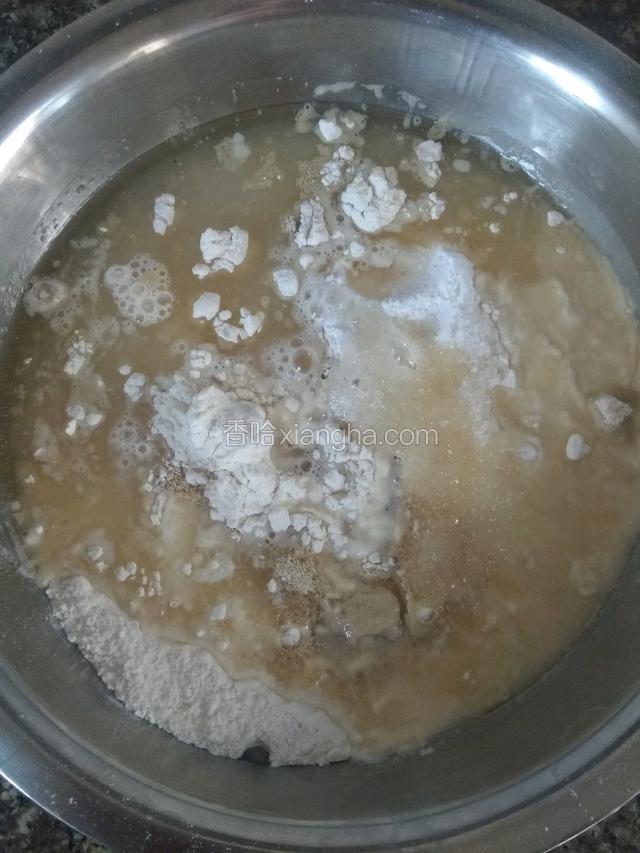 将油皮材料全部倒入盆中混合！