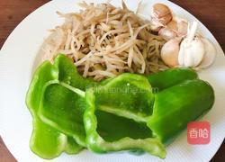 芥菜丝拌青椒丝的做法图解1