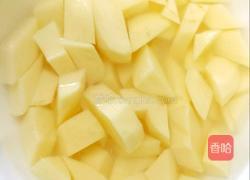 腊肉烧土豆的做法图解3