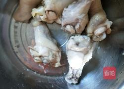 蘑菇炖鸡膀根的做法图解4