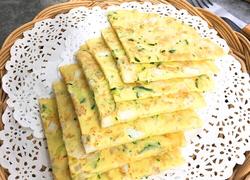 银鱼黄瓜蛋饼