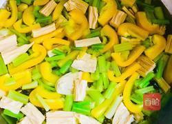 凉拌西芹腐竹的做法图解3