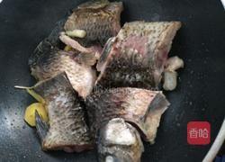 简单鲫鱼豆腐汤的做法图解2