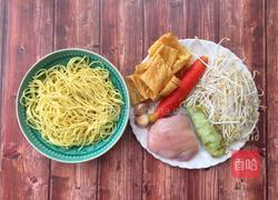鸡丝凉面的做法图解1
