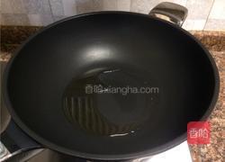 芹菜肉丁的做法图解4