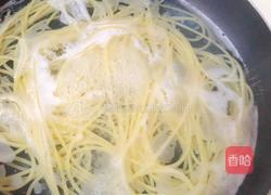 香肠番茄意面的做法图解1