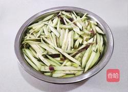 青椒茄子丝的做法图解3