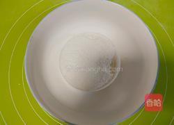 韭菜银鱼盒子的做法图解2