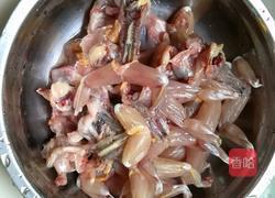 子姜青蛙的做法图解1