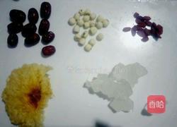 雪耳羹的做法图解1