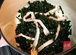 五花肉海带芽蛋花汤的做法图解2