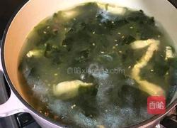 五花肉海带芽蛋花汤的做法图解5