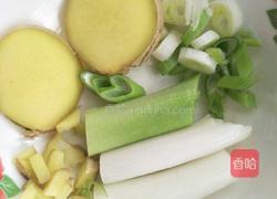 排骨玉米山药汤的做法图解1