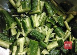 凉拌黄瓜的做法图解1