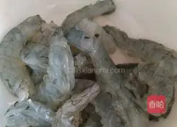 Illustration of how to make fungus, shrimp and goldfish wontons 2