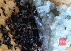 木耳虾肉小金鱼馄饨的做法图解3