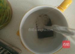百香果红茶的做法图解2