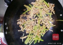 芹菜炒肉的做法图解7