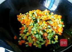 胡萝卜玉米炒黄瓜的做法图解6