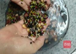 五谷杂粮粥的做法图解2