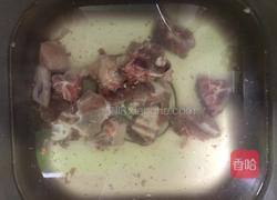 花胶玉竹排骨汤的做法图解2