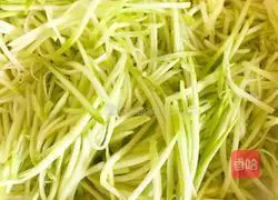 Watermelon and Carrot Shredded Cake Recipe Illustration 2