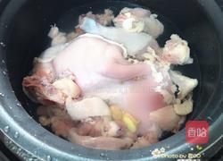 猪肚煲鸡汤的做法图解2