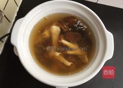 瑶柱花菇炖鸡脚的做法图解7