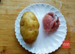 土豆炒肉丝的做法图解1