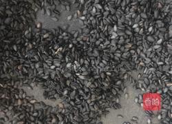 黑芝麻花生元宵的做法图解2