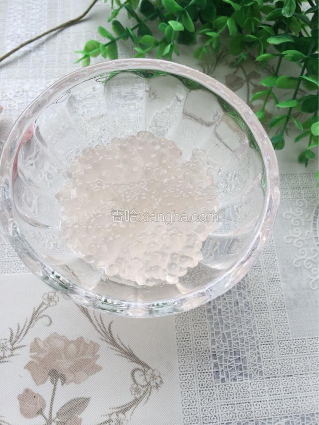取一碗，装入西米
