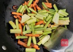 芹菜炒豆干的做法图解5