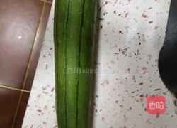 丝瓜鸡蛋面的做法图解1