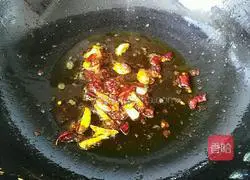 Illustration of how to cook the hairtail with carrots 6