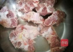 山药薏米脊骨汤的做法图解7