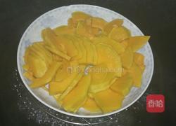 椰丝南瓜饼的做法图解1