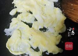 腊肠炒米粉的做法图解2