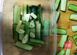 Illustration of how to make pickled cucumbers and pickles 11