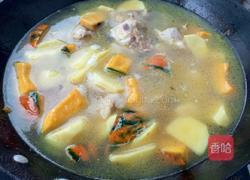 南瓜土豆炖鸡腿的做法图解8