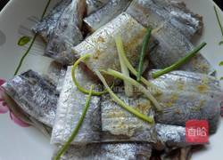 糖醋带鱼的做法图解2